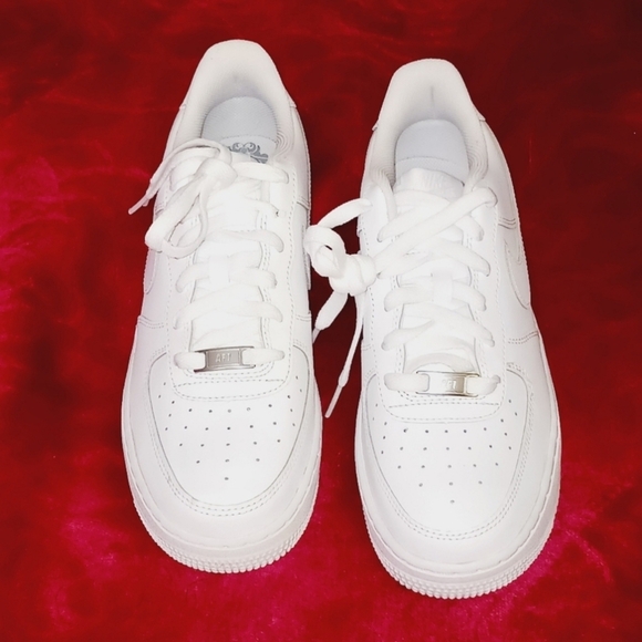 Sold - Picture 4 of 9